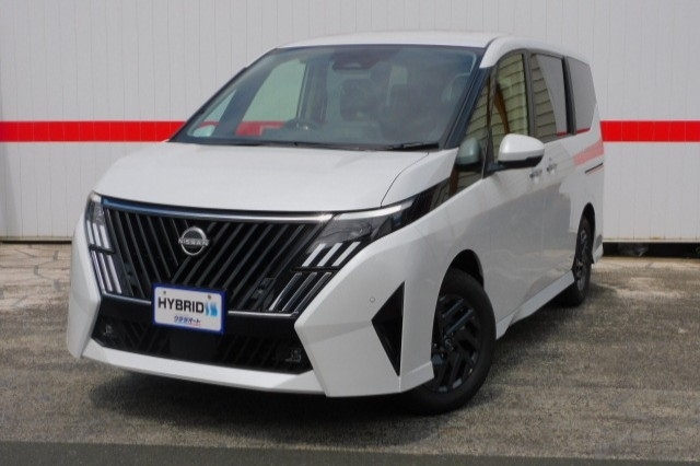 日産 セレナ e-power ハイウェイスターV アラウンドビュ-・Iルームミラー